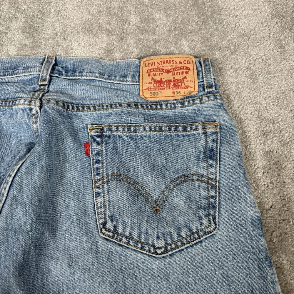 Vintage Levis 560 Jeans Mens 36x32 Comfort Fit Light Wash Blue Denim Cotton Y2K